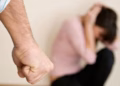 Dhunë në një familje në Drenas, burri i duhur sulmon bashkëshorten dhe vajzat