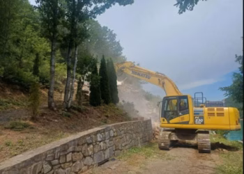 Rrënimi i objekteve në Ujman, Gjykata e Mitrovicës del në terren për vendshikim
