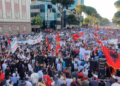 72 ditë protestë, qytetarët vijojnë tubimin para Kryeministrisë