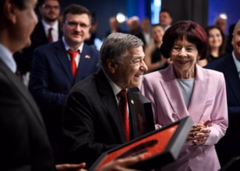 Joe dhe Shirley DioGuardi të hënën marrin shtetësinë e Kosovës