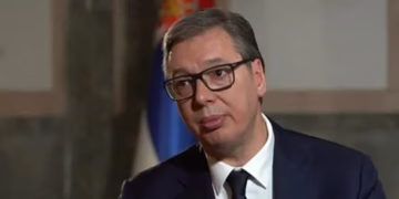 Vuçiq rikthen retorikën e Millosheviqit, fajëson Perëndimin për operacionin ushtarak kroat “Stuhia”
