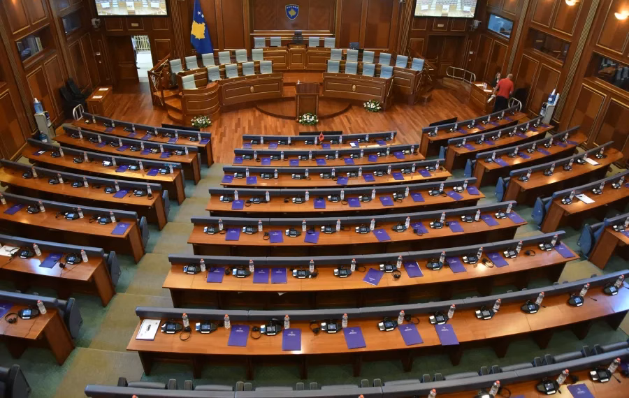Kuvendi sqaron mbylljen e sallës: Nuk morëm njoftim zyrtar për seancën e 16 gushtit