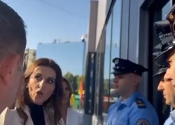 “Kurti e ka vendin në Kuvend, jo në Qeveri”, Çitaku tenton të hyjë në Qeveri por ndalohet nga sigurimi