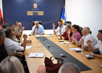 Komuna e Podujevës shpall gjendje emergjente për shkak të gjendjes së rënduar me mbeturina