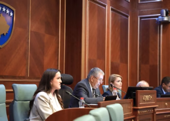 Kritikohet kryesuesi -“Dehari veprime politike, jashtë rregullores”