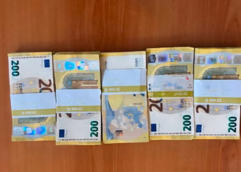 Mbi 100,000 euro të padeklaruara parandalohen të futen në Kosovë