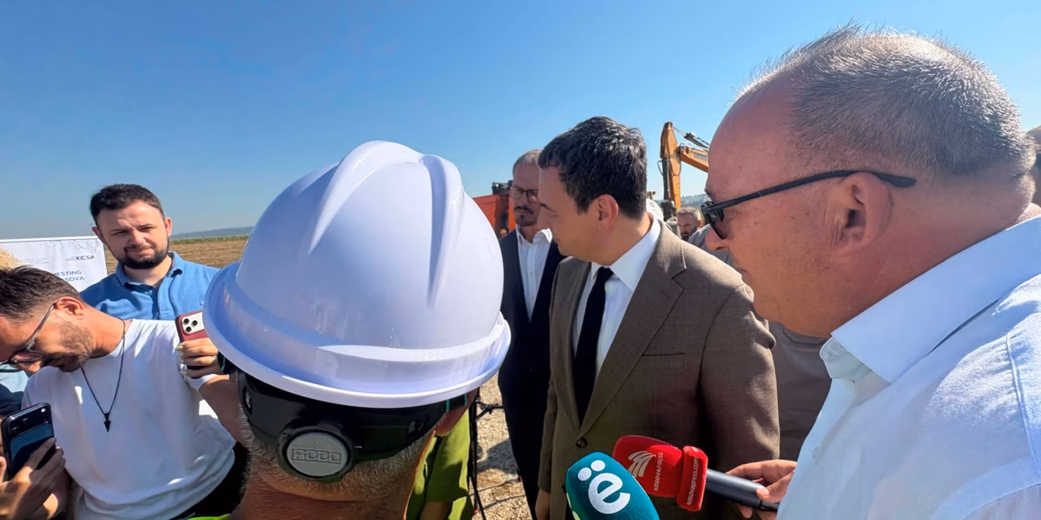 Kurti merr pjesë në ceremoninë e fillimit të punimeve në Parkun Industrial në Livadicë të Podujevës