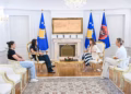 Albulena Haxhiu e dekoron me Medaljen Presidenciale të Meritave boksieren Donjeta Sadiku