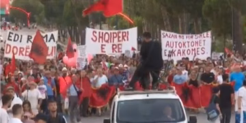 ​Protesta në Tiranë në ditën e 65-të, kërkesat e pandryshuara