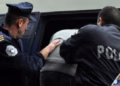 Bastisje për bixhoz në Deçan, sekuestrohet armë automatike – dy persona dërgohen në mbajtje
