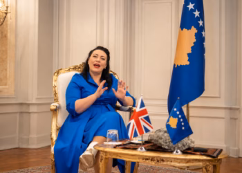 ​Kearns: Evropa t’i “luftojë” lidhjet Serbi – Rusi – Kinë, Britania qëndron përkrah Kosovës