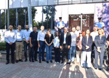 ​Deputetët e PDK-së bllokojnë hyrjen e Qeverisë