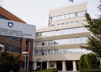 ​Kuvendi me komunikatë, fajëson deputetët e PDK-së dhe Aleancës që kanë ndërprerë vizitën e mërgimtarëve