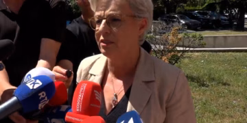 ​Gërvalla për hedhjen me ujë në Kuvend: Për fat të mirë ishte nxehtë, s’u bë dëm i madh
