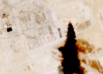 Huthët sulmojnë  me dron rafinerinë e Aramco-s në Arabinë Saudite