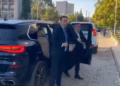 Abdixhiku mbërrin në Kuvend për takimin me Kurtin, priten deklarime pas përfundimit