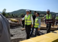 Kurti viziton punimet për urën e re mbi Ibër në Mitrovicë: Do të rrisë sigurinë dhe lidhjen mes zonave