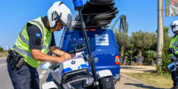 Policia shton mbikëqyrjen e trafikut me njësi të motoçikletave