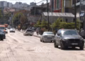 Pesë ditë u paralajmërua bllokimi, por rruga “Ilir Konushevci” vazhdon të mbetet e mbyllur