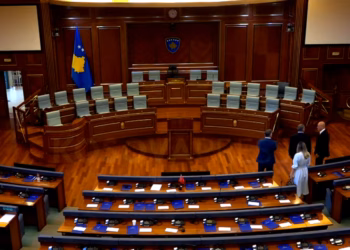 PDK e Aleanca sërish në sallë, kërkojnë konstituimin e Kuvendit