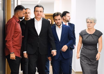 Kurti viziton IML-në: Mbetjet mortore të 23 personave të zhdukur po i nënshtrohen ekzaminimeve