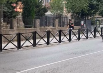 Vendosen rrethoja mbrojtëse pranë shkollave në Prishtinë, Rama: Për të rritur sigurinë e nxënësve