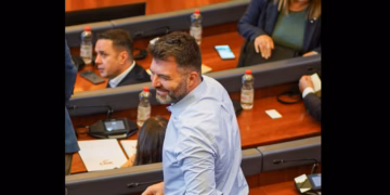 “Kjo është kapja më e madhe e shtetit, Kurti do të përgjigjet”, deputeti i LDK-së i reagon Albin Kurtit