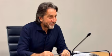 Isa Mustafa e kritikon punën e Përparim Ramës: Këta që po eksperimentojnë, mund t’i mbledhin plaçkat për Londër