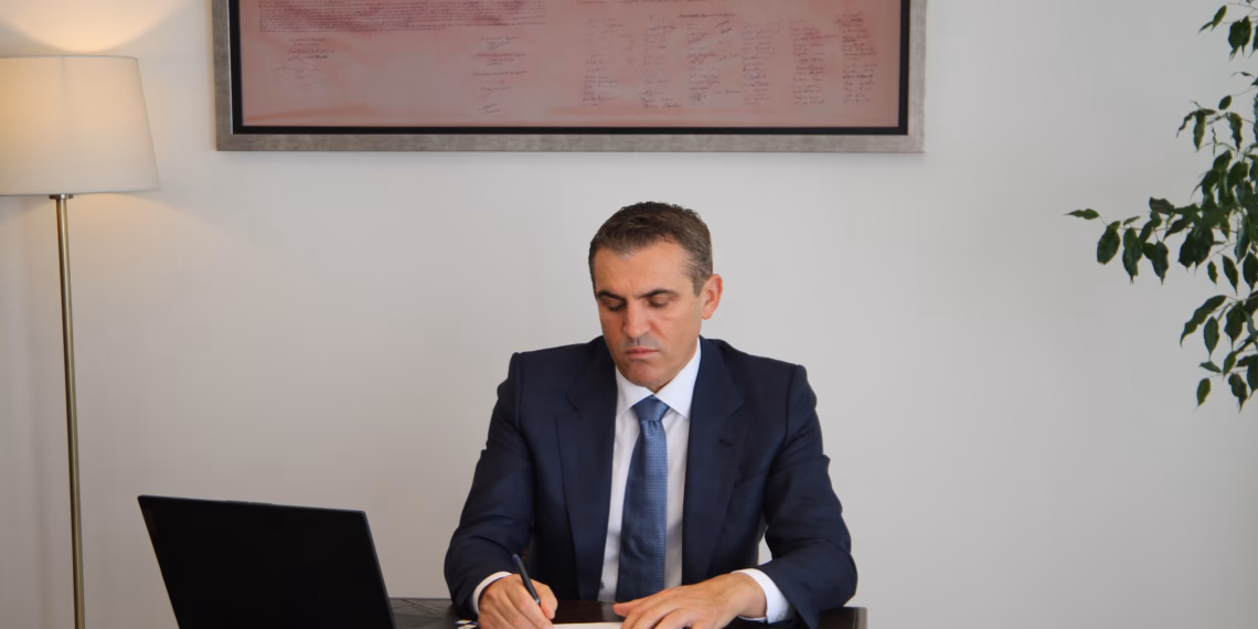 Kosova dhe Instituti i Bazelit nënshkruajnë marrëveshje për rikthimin e pasurive të fituara në mënyrë të paligjshme