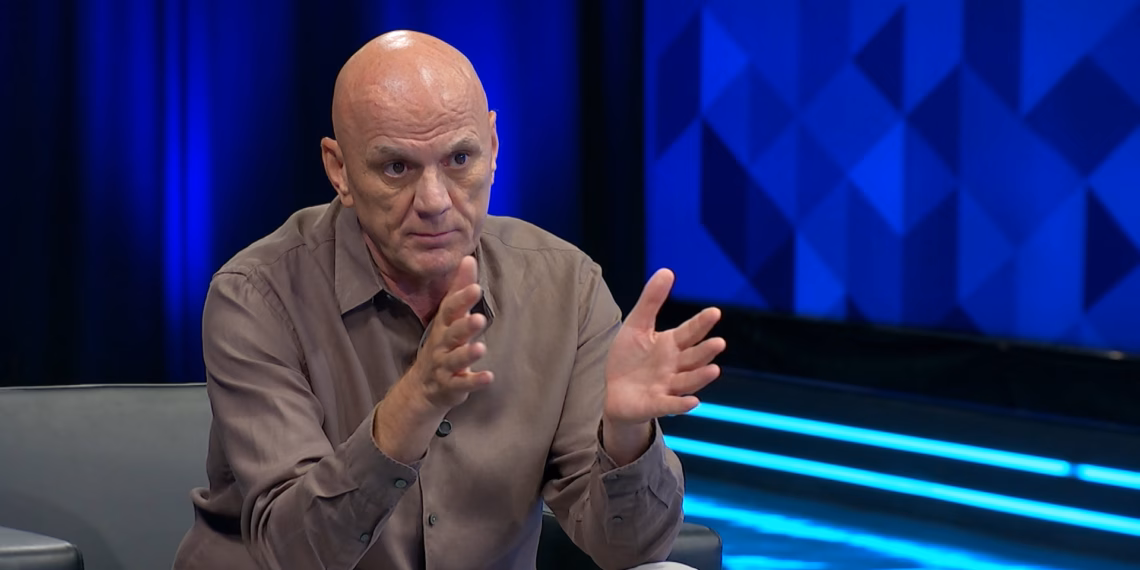 Gani Geci i shqetësuar me situatën në vend, paralajmëron kallëzim penal ndaj Albin Kurtit e Albulena Haxhiut