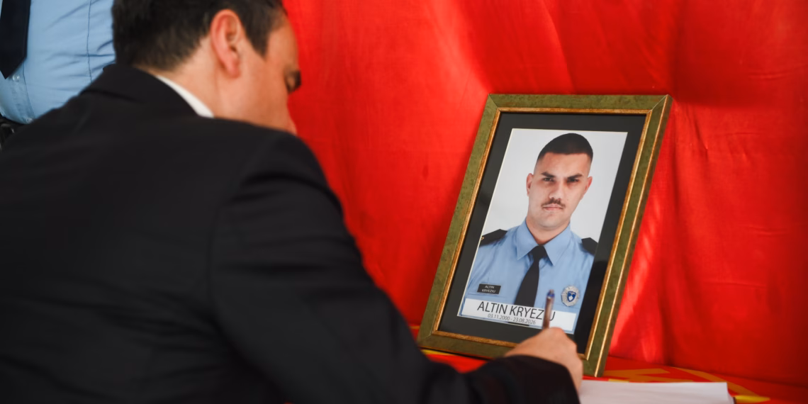 Kurti: Altin Kryeziu do të kujtohet si zyrtar shembullor që shërbeu me profesionalizëm