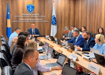 BE reagon pas vendimit të Këshillit Gjyqësor për gjyqtarët serb që vet u dorëhoqën