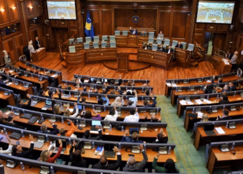 PDK-ja dorëzon kërkesën që seanca konstituive të vazhdojë nesër, i shkruan letër Deharit