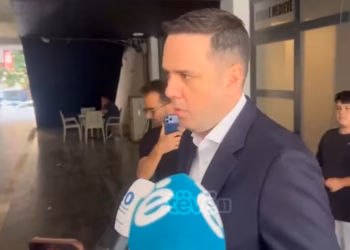 Kurti dhe Abdixhiku nuk merren vesh për çështjen e presidentit, shfajësojnë vetën, fajësojnë njëri-tjetrin