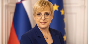 Presidentja sllovene pëson aksident rrugor, dërgohet në spital