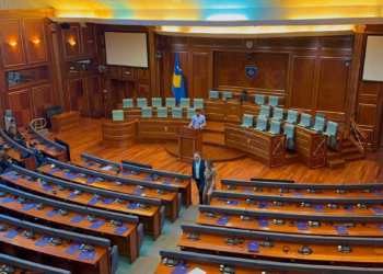 PDK e Aleanca kthehen në Kuvend, kërkojnë konstituimin