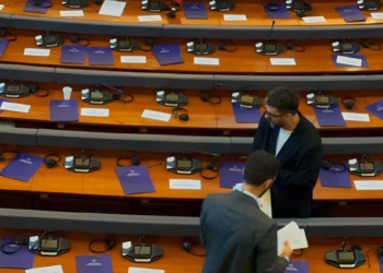 PDK mesazh Vetëvendosjes, zarfe me thirrje për reflektim në ulëset e Vetëvendosjes
