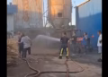 Shpërthen zjarri në një fabrikë në Gjakovë