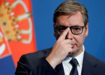 “Ndryshimi i rrjedhës së Ibrit”- Vuçiq e kalon vijën e kuqe, BE hesht