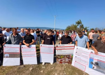 Protestohet kundër ndërtimit të një kishe në Zogaj të Vushtrrisë
