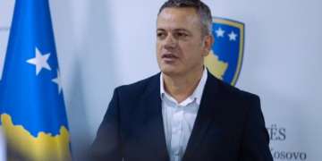 Deputeti i LDK-së, Arben Gashi, thotë se duhet të ruhet status quo e re në veri dhe se Kosovës i duhet maturi, strategji dhe përkushtim