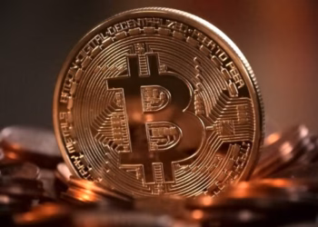 Bitcoin ‘shpërthen’, por çfarë fshihet pas rritjes së papritur