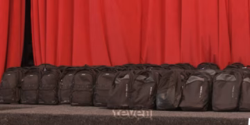 “Islamic Relief Kosova” shpërndan çanta me mjete shkollore