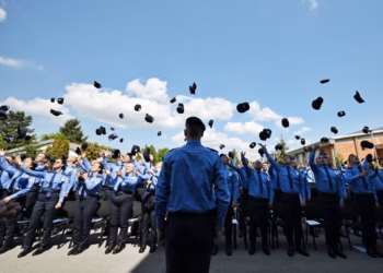 Diplomuan 100 zyrtarë të rinj të Shërbimit Korrektues të Kosovës