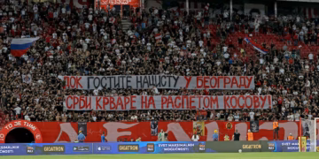 Tifozët e “Zvezdës”, mesazh Vuçiqit: Derisa t’i e pret një nazist, serbët po derdhin gjak në Kosovë
