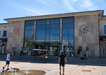 Britanikja vritet me thikë në stacionin gjerman, arrestohet i dyshuari