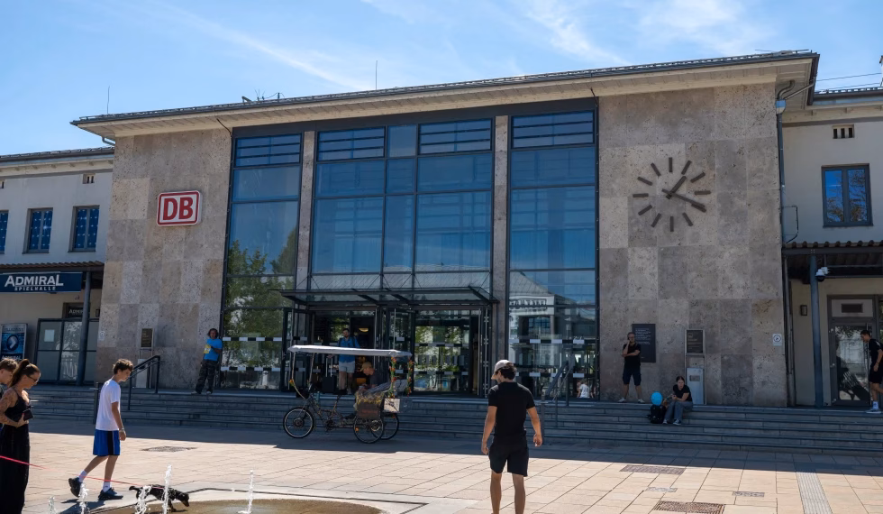 Britanikja vritet me thikë në stacionin gjerman, arrestohet i dyshuari