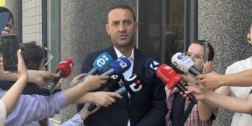 Haradinaj përsërit thirrjen për protesta: Shtatori po vjen, Albin