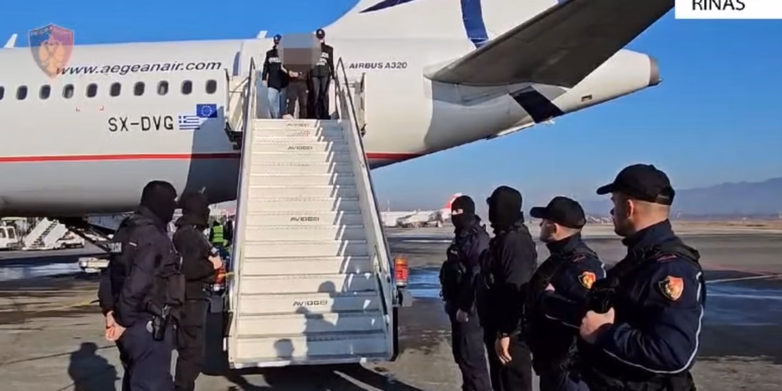 Arrestohet në Rinas 43-vjeçari nga Gjakova, kërkohej nga Spanja për trafik droge