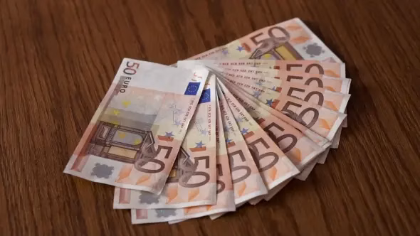 14-vjeçarja në Shtime gjen kuletën me 260 euro dhe e dorëzon në Polici